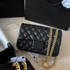 Luxurys السيدات أكياس الكتف الأزياء حقيبة يد كاميليا حقيبة جلدية كيس كتف مصمم مصمم أسود أبيض وردي صفراء صفراء للنساء