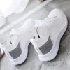 Casual Shoes Woman Sneakers Spring Biały oddychający sport wszechstronne letnie mieszkania puste spacery bez poślizgu kobiet wulkanizowane