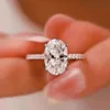 Yu Ying Personalizado Ouro Branco D Cor Oval Corte Moissanite Mulheres Conjunto de Joias de Casamento Anéis Anel de Noivado