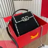 Mağaza Tasarım Çantası Toptan Perakende Yeni Stil Küçük Portatif Pırlanta Çambalı Bag Omuz Yemeği Partisi Ofis İşçi Zinciri Flip
