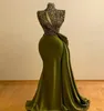 Robes de soirée sirène en satin vert olive col haut en dentelle appliquée froncée tribunal train tenue de soirée formelle robes de bal BC44221945422