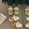 Slippers fofos de desenho animado cachorrinho chinelos de animais femininos kawaii fofos chinelos à prova d'água de inverno lâminas de pele quentes femininas