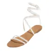Sandaler Summer Rhinestone Lace Up Sandals Kvinnor tofflor Retro Crystal Flat Sandals Open Toe Shoes Outdoor Beach Glitter Sandaler Skor