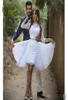 Białe koronkowe sukienki do domu w klejnotowi szyi z 34 długimi rękawami z koralikami powyżej kolan mini koktajlowe suknię z maniakiem z Orsski5829734