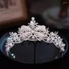 Haarspeldjes Romantische Kronen Damesaccessoires Bruiloft Hoofdbanden Engagement Hairwear Boog-knoop Vorm Imitatie Parel Coronets FO50