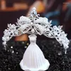 Haarspeldjes Bruidskroon Damesaccessoires Bruiloft Haarkleding Verlovingsornamenten Handgemaakte imitatieparel Shining Tiara's FO50