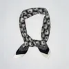 Halsdukar 53 cm varumärkesdesign halsduk kvinnor silk fyrkantiga hijab mode bandana pannband tryck halsduk för damer