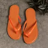 Tofflor mode färg casual sommar bekväma silver guld kvinnor skor strand hem platt enkla kvinnors chanclas mujer