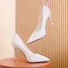 Pumps hakken vrouwen 2022 trend stiletto puntige teen elegante sexy medium hiel schoenen jurk feestontwerpster fetisj hakken bruidswit