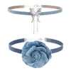 Collane con ciondolo Collana girocollo con fiori di rosa blu per donne Ragazze Moda Collare a farfalla Ornamento per feste Matrimonio