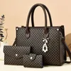 Дизайнерские сумки женщины никогда не PM MM GM Tote Mags Full Swork Ladies Ploudsdy Women Женщины цветочная кожаная сумочка застегнутая пакет для высококачественной фабрики A S S S