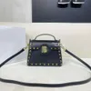 7a Wąż wzór B Buzz torebka torba na ramiona Kobieta torba wieczorna torba Mini Totebag B Letter Nit Crossbody Bag mody z pudełkiem