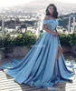 2019 Nya Sexiga SDE Split Prom Dresses Satin Long Vestido Special Tillfälle klänningar arabiska himmelblå en linje utanför axeln kväll dre5189826