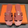 Designer tofflor orange glida kvinnor sandaler läderlägenheter mular sommar gummisandaler skjutreglage lyx strand klassisk semester flip flops