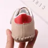 Baby Single Shoes Baby Spring Handgjorda Sydd väska Anti Slip and Wear Resistant Soft Sole Walking Shoes