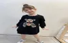 Designer Girls Szybka bluzy 2021 Nowe dzieci niedźwiedzie o swobodnym skoczku dla dzieci okrągły kołnierz długi rękaw A47134978715
