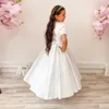 Elegantes vestidos curtos de cetim branco para dama de honra com bolsos, linha A, decote em joia, vestidos de comunhão com contas, vestido formal de festa, comprimento até o tornozelo, vestidos de convidados de casamento para meninas