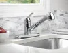 Robinets de lavabo de salle de bain Robinet de cuisine à poignée unique avec pulvérisateur extractible et finition chromée