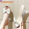 Jurk Schoenen Nieuwe Zijde Vlinder-knoop Vrouwen Slippers Sexy Transparante Hoge Hakken 8 CM Sandalen Zomer Slides String Bead Party Wiggen Vrouw Schoen H2403252