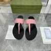 Sandálias de couro, chinelos de designer de moda feminina, chinelos finos da moda verão praia chinelos casuais preto e branco sapatos de caminhada confortáveis