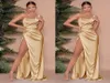 Ny Gold One Shoulder Satin Long Bridesmaid Dresses 2023 Ruched High Split Sweep Train Wedding Guest Maid of Honor Dresses1267684