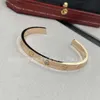 Designer Cartera Jewelry V Gold High Edition Card Card Cash Edition Wide Edition Bracciale aperto singolo Bracciale a spessa 18k Bracciale in oro rosa