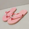 Flops 2023 Nouvelle mode femme de femme Couleur solide populaire Lovely Nonslip Girl's Flipflops 4875