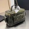 Custodia per trucco da donna Custodia per cosmetici da donna Designer Borsa con cerniera Crush Perla Palla dorata Hardware in metallo Catena Matelasse Borse a tracolla per baule in pelle trapuntata di marca di lusso