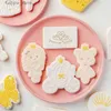 Moldes de cozimento Dos Desenhos Animados Unicórnio Princesa Cookie Cortador Acrílico Fondant Bolo Imprensa Selo Embosser Transporte Castelo Pastelaria Biscoitos Em Relevo Molde L240319