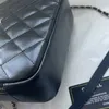 Crossbody Bag Tasarımcı Çanta Omuz Çantaları Klasik Lüks Çantalar Bayanlar Deri Çanta Tasarımcısı Coco 24c burada Cowhide 1195'e sarılmış sap kutusu ile