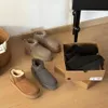 الكلاسيكية Ultra Mini Platform Boot Women Snow Boots Sheepskin Short Dare Boots with Card Dusti Gift 001