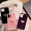 Topp Luxury Triangle typskylt Designer Telefonfodral för iPhone 15 Pro Max 15Plus 14Pro 13 12 11 P Fashion Creative Phone Case