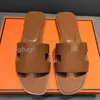 Designer tofflor orange glida kvinnor sandaler läderlägenheter mular sommar gummisandaler skjutreglage lyx strand klassisk semester flip flops