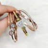 Bangle 5/10 PCS/LOT Fashion Luxury 316L Charm rostfritt stål armband damer Girls Crystal Heart Open Bangle smycken gåvor 240319