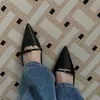 Sandalias de cuero elegantes con tacones puntiagudos, sandalias de tacón pequeño francés para mujer, sandalias de verano para mujer, chanclas romanas planas 240228