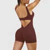Aktiva uppsättningar 2024 Pad Knit Women Hollow Out Back Yoga One Piece Jumpsuit Sports Romper Set Gym Short Fitness Site