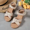 Sandaler Kvinnors fasta färg Elegant ankelbandplattform Soft Sole Crisscross Bands Shoes Low Wedge Beach