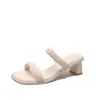 Nya tjocka höga klackar med små sandaler för kvinnors sommarsandal kvinnor franska stil sandlar 240228