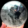 Dekorativa figurer 105mm Rainbow Natural Clear Quartz Crystal Sphere Ball Healing Gemston Stand