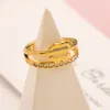 Diseñador chapado en oro para mujer Moda Diseñadores de letras dobles Anillos Pequeño anillo de diamante Regalo de fiesta de boda Joyería de alta calidad
