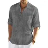 メンズカジュアルシャツ垂直ストライプパターンシャツスタンドカラーカフリンクのスタイリッシュなストライプディテール春のためのソフト通気性のある布地