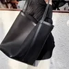 Torby wieczorowe plisowana torba do kobiet 2023 NOWA moda swobodna duża portfel Portfel Messenger ramię Trend Kobieta 230427