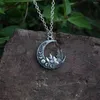 Colliers pendentifs Collier de phase de lune et de montagne de conception originale