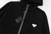 2024 Designer Mens Jacket Spring och Autumn Windrunner Tee Fashion Hooded Sports Windbreaker Casual Zipper Jackets kläder