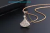 2024 Schmuck Designer Marke Anhänger Halsketten Rock Damen Fan 925 Silber Halskette Roségold Himmel Stern Weiß Fritillaria Schlüsselbeinkette