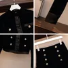 Abito da donna in velluto dorato da ufficio vintage nero, giacca, cappotto, top e pantaloni corti, due pezzi, vestito elegante, da donna, autunno, stoffa 240228