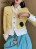 Cjfhje gul tweed jacka kappa kvinnor koreanska mode söta ull korta rockar höst vinter vintage elegant dam outwear jackor 240312
