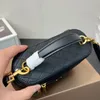 Mini neceser para cosméticos, cartera de diseñador para mujer, bolso cruzado, porta pasaportes de mano, bolsas de mano blancas y negras