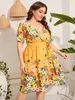 4xl 5xl grande taille robe mi-longue femmes été col en V à manches courtes imprimé fleuri robe jaune pour les femmes grande taille robes de plage 240313