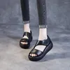 Sandaler 2024 Äkta läder Kvinnors tjocka ensamma topplager Cowhide Ethnic Style Casual Shoes Soft Toe